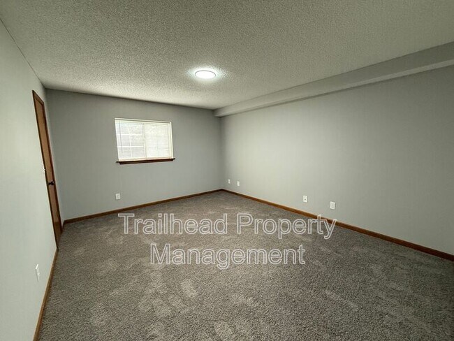 Building Photo - 3415 NW Duncan Rd