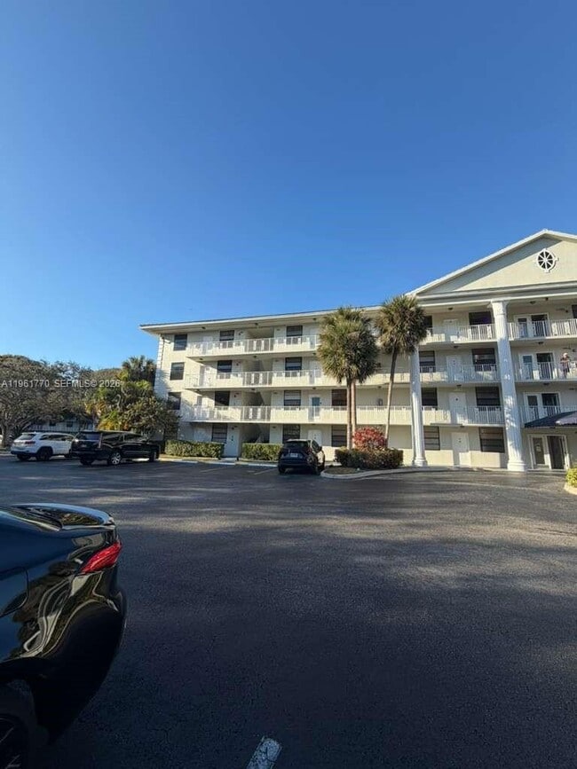 Building Photo - 1717 Whitehall Dr