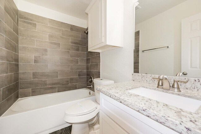 Building Photo - 8518 Sports Haven Dr