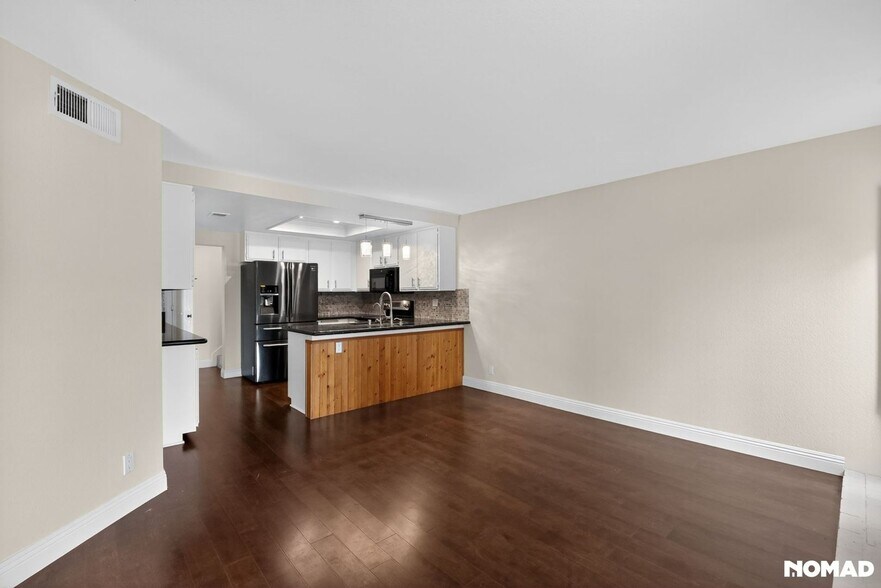 Building Photo - 15865 Lofty Trail Dr