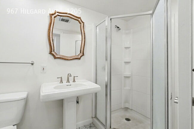 Building Photo - 967 Hilgard Ave