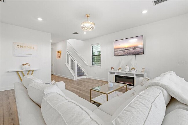 Building Photo - 16235 Pine Mist Dr