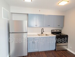 Building Photo - 110 Cromwell Pl