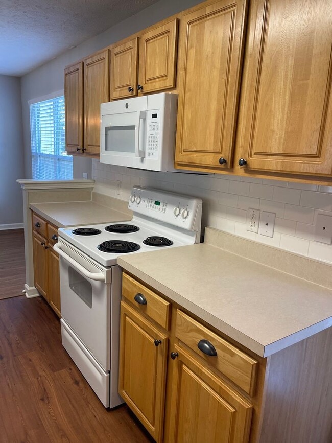 Building Photo - 3 Bed 2.5 Bath Nashville Opry Mills Area FOR LEASE