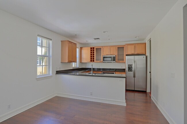 Building Photo - 343 Flamingo Dr