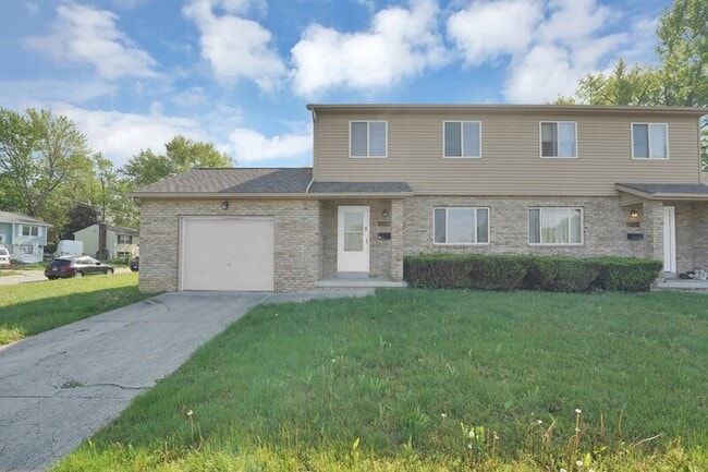 Primary Photo - 2522-2524-2524 Weyburn Rd