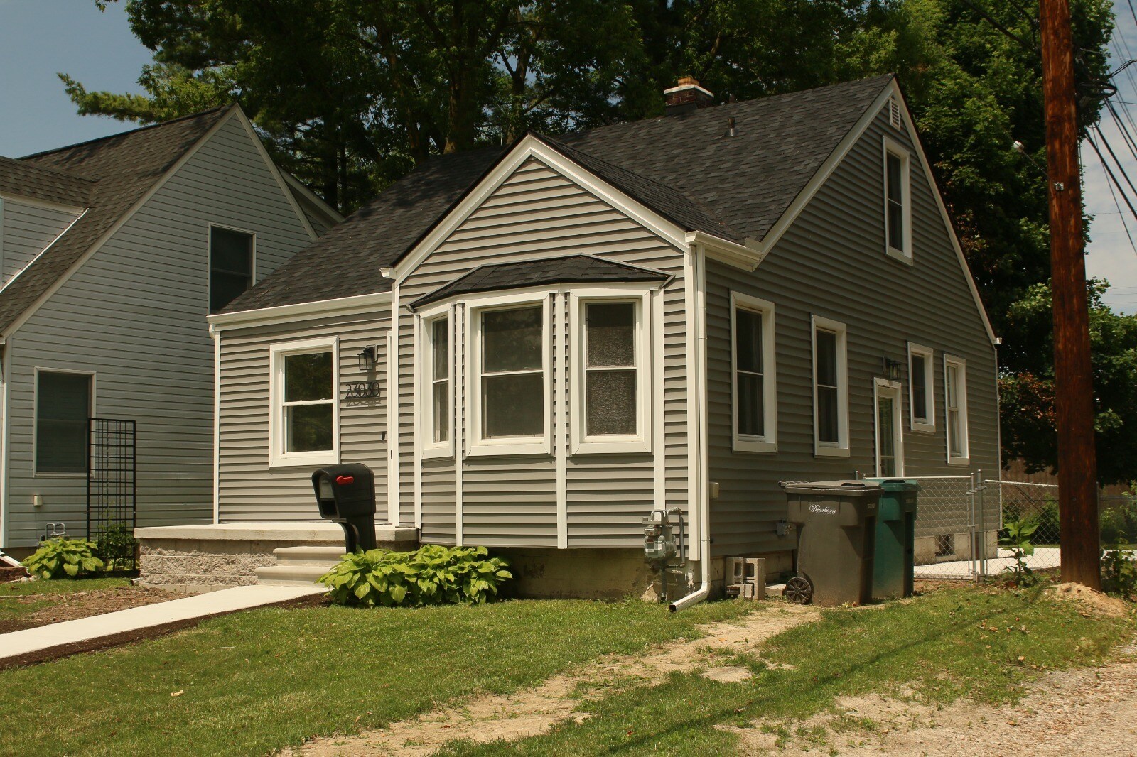 Building Photo - 23030 Beech St