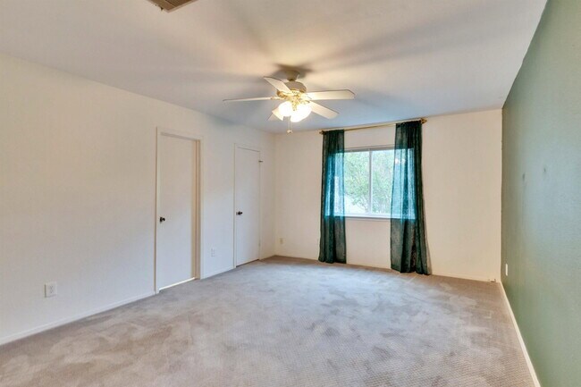 Building Photo - 9706 Moorberry St