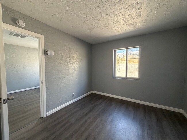 Building Photo - P156