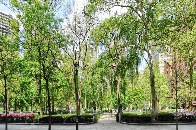 Building Photo - 1806-18 Rittenhouse Square