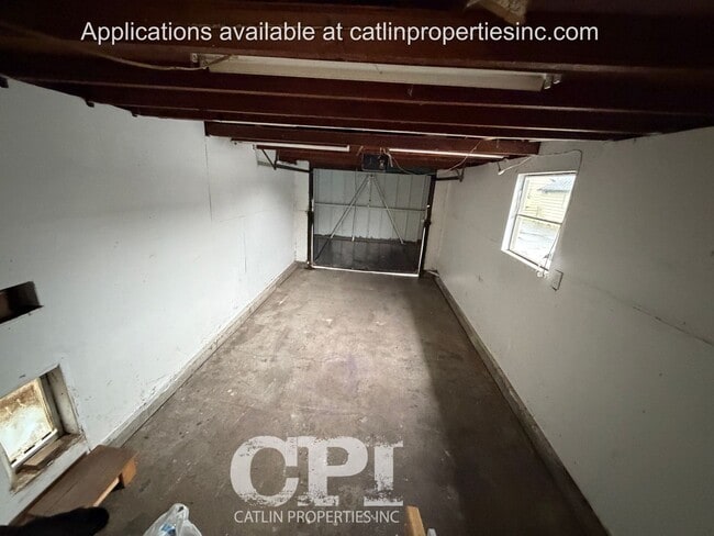 Building Photo - 1050 19th Ave