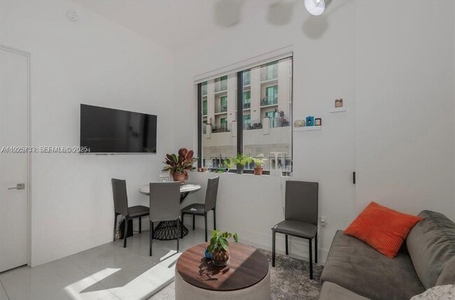 Building Photo - 301 Altara Ave