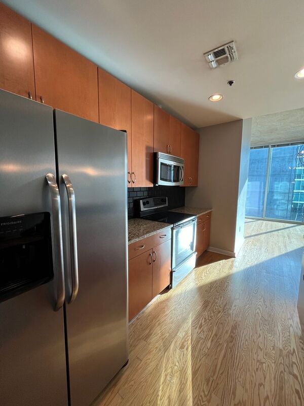 Building Photo - 301 Demonbreun St