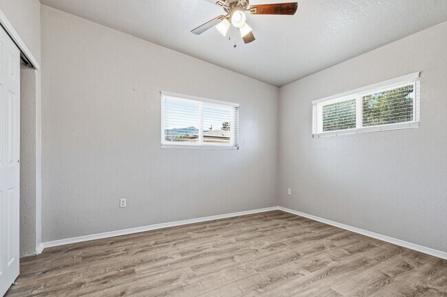 Building Photo - Super Cute 3 Bedroom 2 Bath Home!