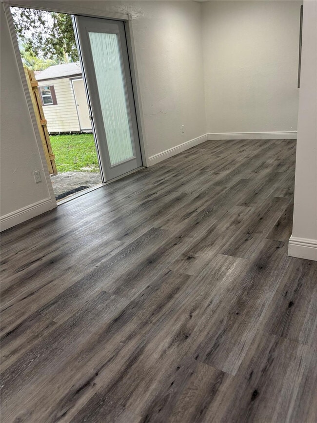 Building Photo - 351 N 70th Terrace