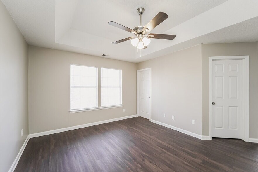 Building Photo - 11718 Long Forest Dr