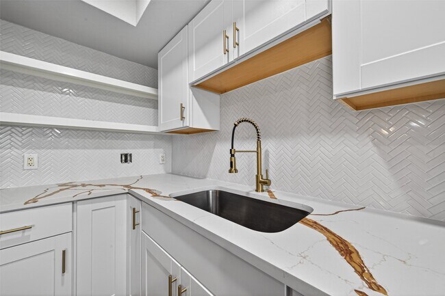 Building Photo - 9231 Baronsmede Dr