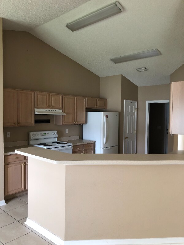 Building Photo - 36 Lamont Ln