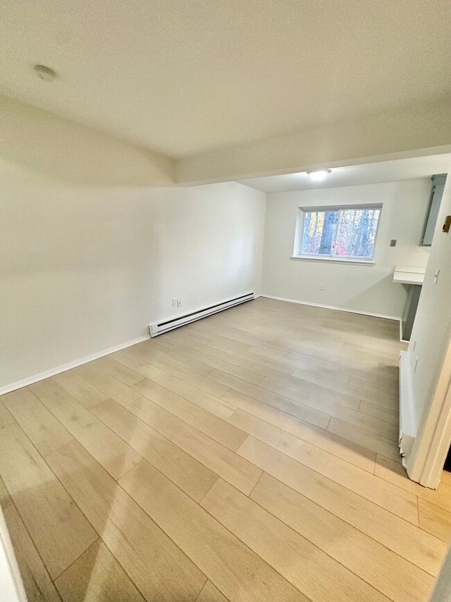 Building Photo - 492 East St