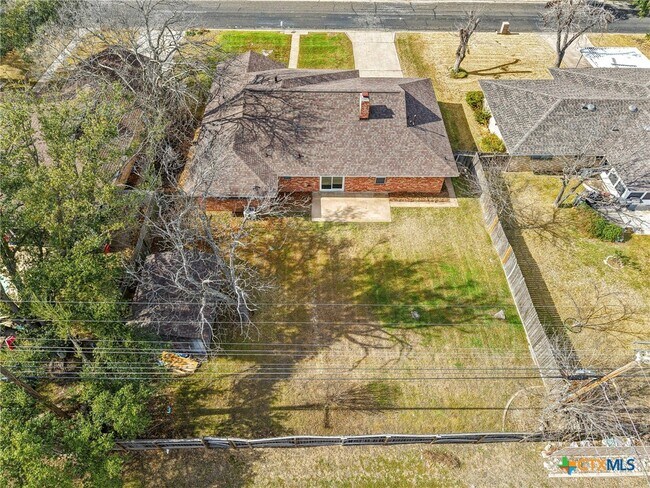 Building Photo - 3017 Oaklawn Dr