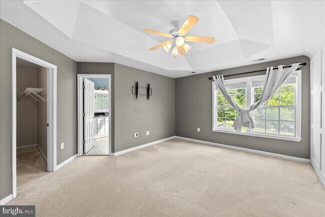 Building Photo - 43134 Shadow Terrace