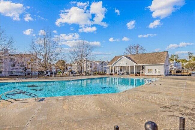 Building Photo - 264 Waterdown Dr