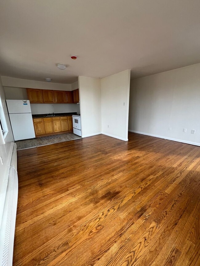 Building Photo - 185 Palisade Ave