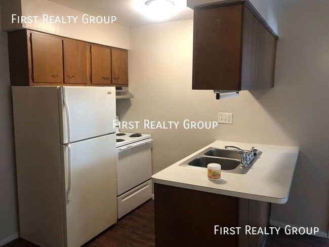 Building Photo - Holiday Move in Special, $100 off 1st mont...