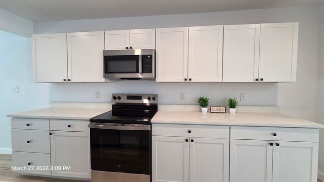 Building Photo - MUST SEE!! Woodlawn Lake  3 Bedroom 2 Full Bath Full Rehab