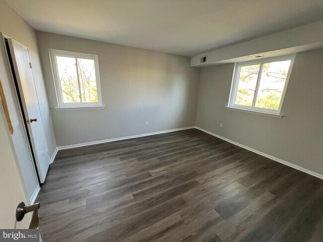 Building Photo - 9921 Bustleton Ave