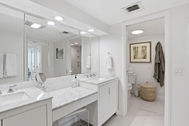 Building Photo - 3210 S Ocean Blvd