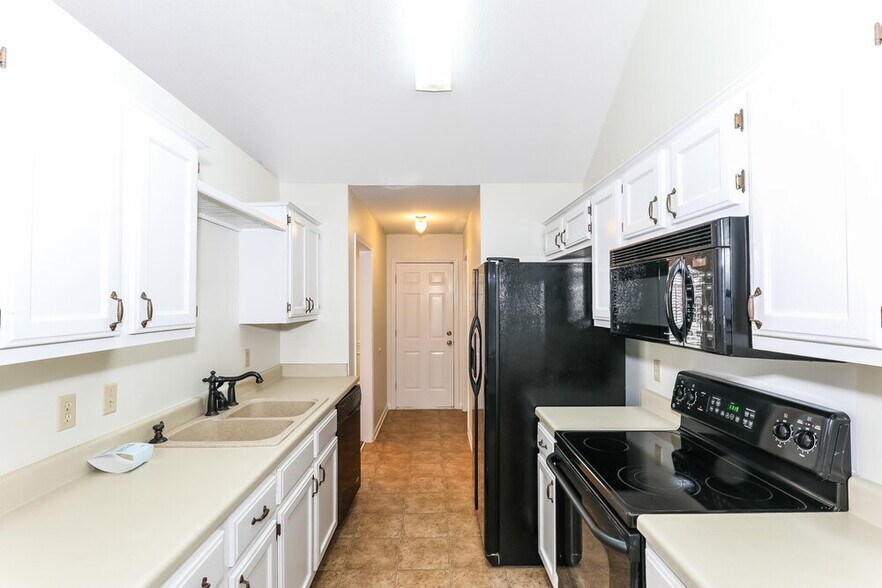 Building Photo - 4005 Eagle Ridge Ln