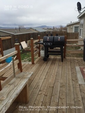 Building Photo - Great 3 Bed 2 Bath House in Sunburst Terrace