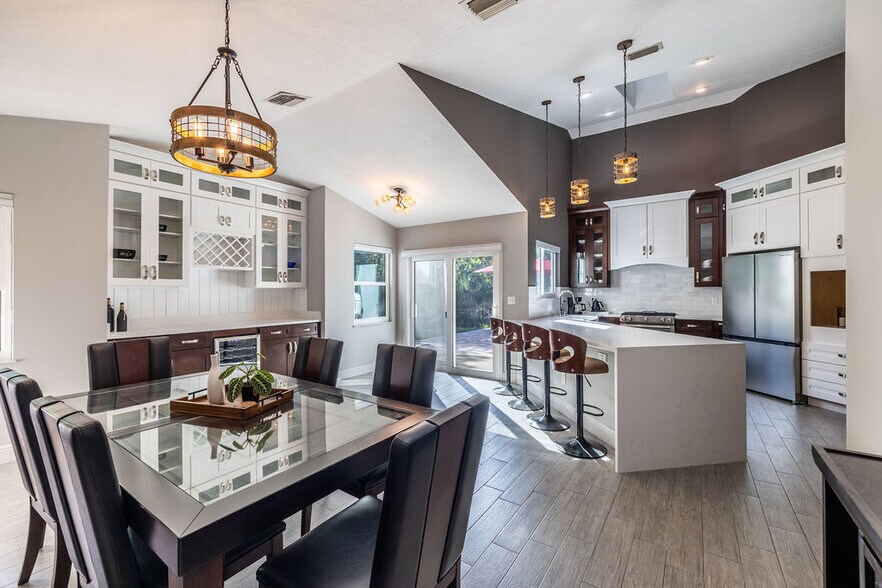 Building Photo - 9330 Seagrape Dr