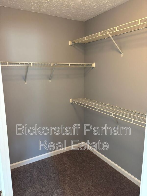 Building Photo - 1070 Watervalley Dr