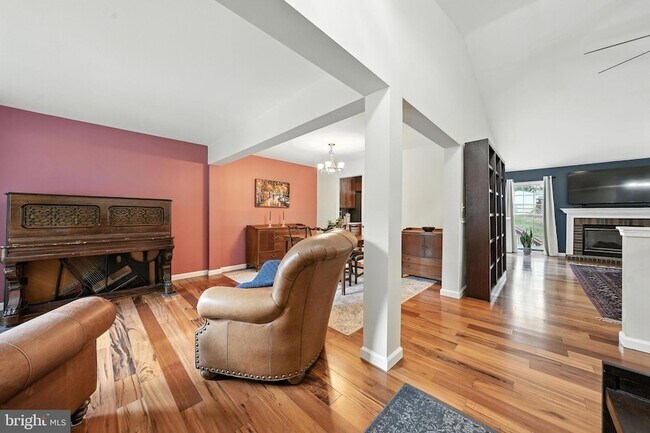 Building Photo - 9571 Basilwood Dr