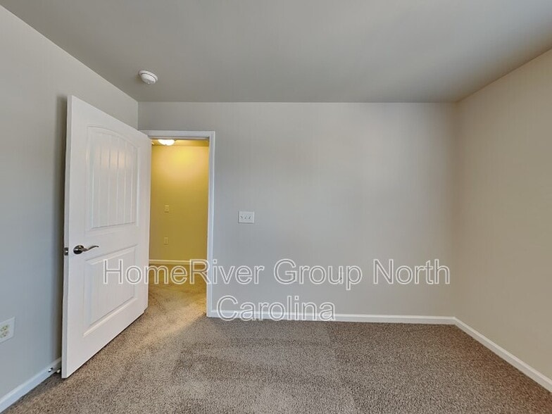 Building Photo - 509 Brier Crossings Loop