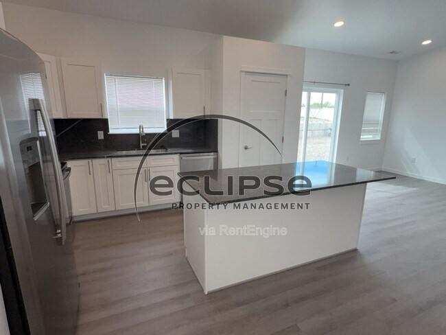 Building Photo - 147 Buena Vista Dr