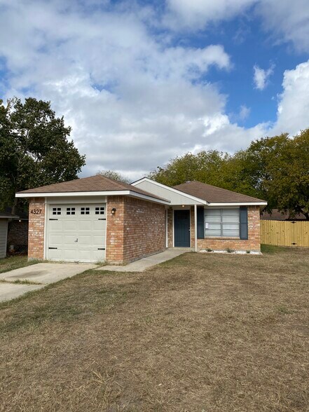 Building Photo - 4327 Stayman Dr