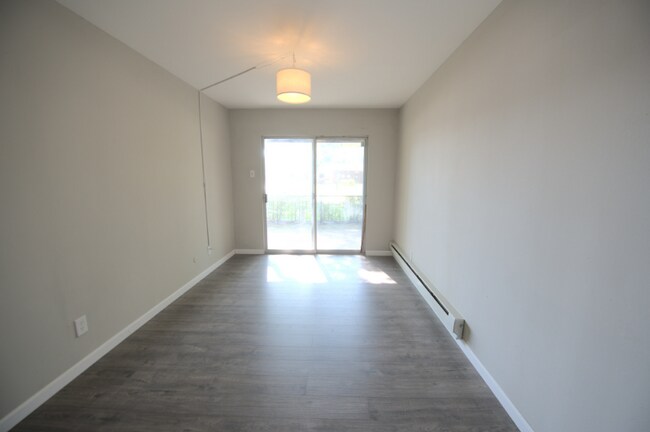 Building Photo - 7522 Hazelcrest Dr