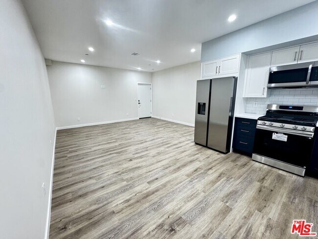 Building Photo - 5637 Homeside Ave