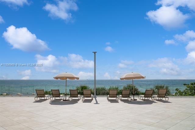 Building Photo - 7135 Collins Ave