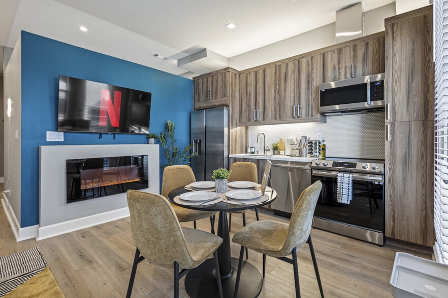 Building Photo - 1812 Hickory St