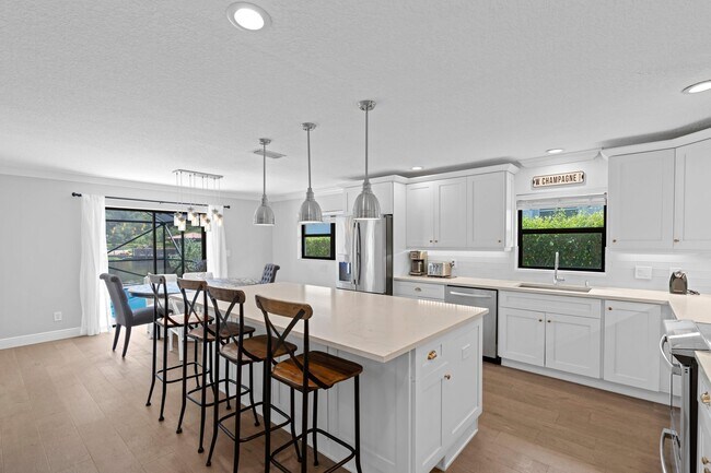 Building Photo - 12931 N Normandy Way