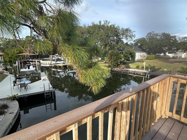 Building Photo - 2610 S Dundee St