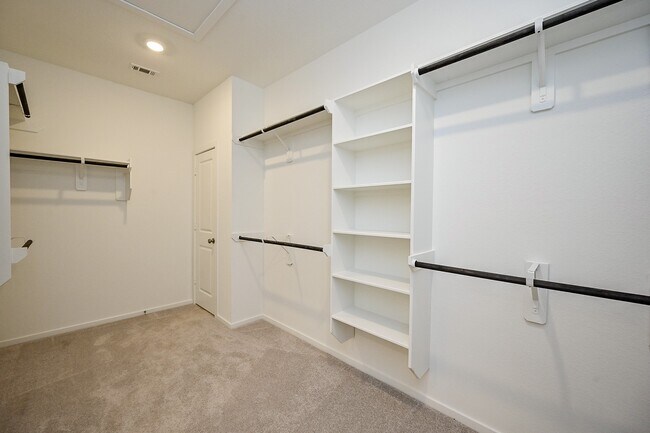 Building Photo - 6427 Seafoam Lake Dr