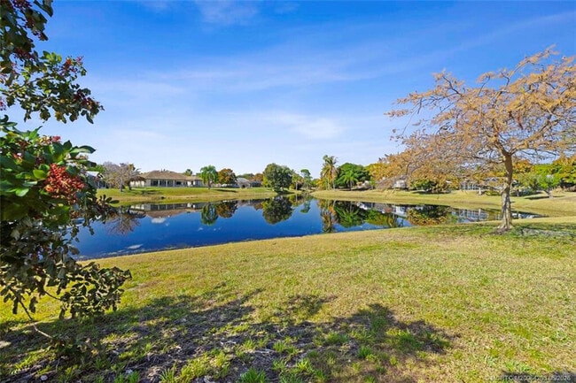 Building Photo - 3074 NE Loquat Ln