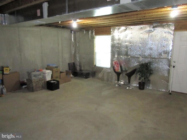 Building Photo - 707 S Twin Lakes Blvd