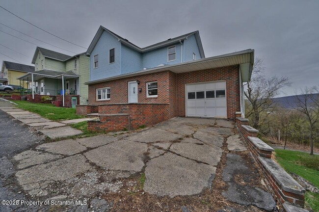 Building Photo - 189 Johnson St