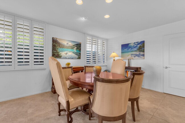 Building Photo - 10 Colgate Dr